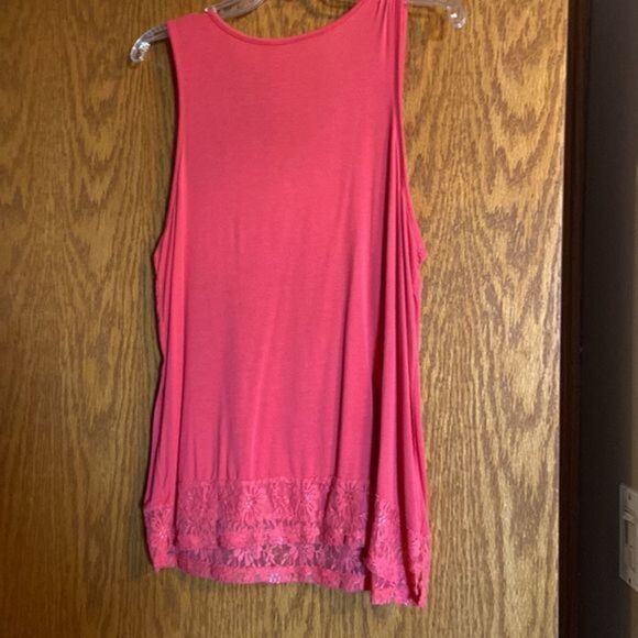 🔥3-$10🔥 Warehouse One tank with lace trim - Picture 2 of 5